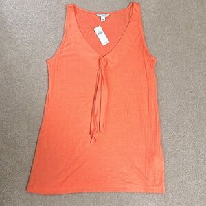 Banana Republic Women’s Sleeveless L V- neck with Tie in the front NWT